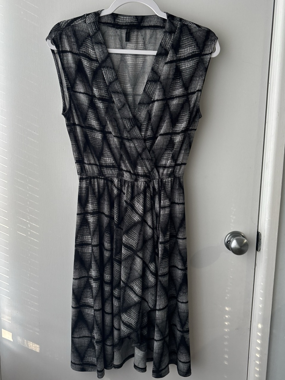 BCBGMaxAzria Black & Gray Sleeveless Wrap-Style Midi Dress